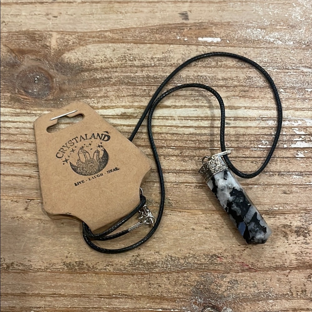 Crystaland Black and White Pendant Necklace